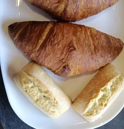 Du Precontent Nocleg ze śniadaniem 3*
